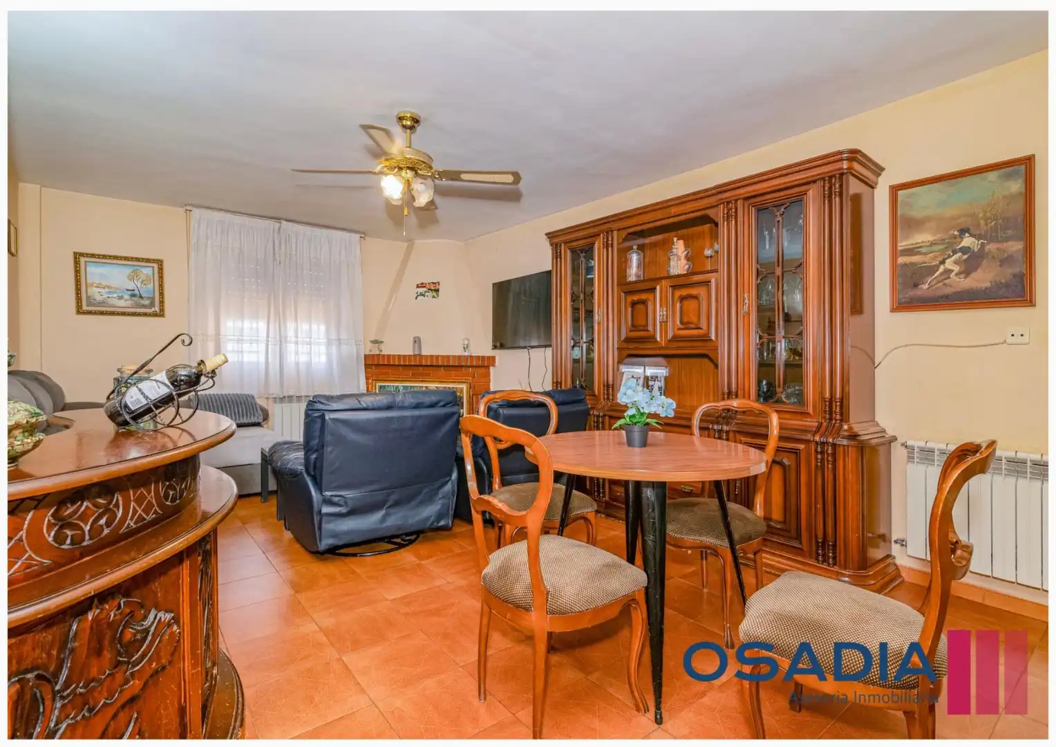 Chalet con piscina en venta en PINTOR VELAZQUEZ, imagen 3