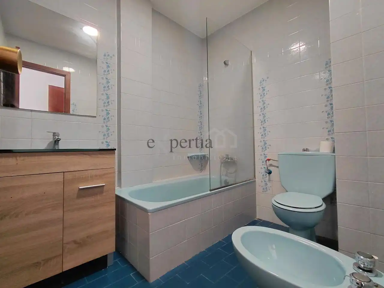 Baño de Piso en venta en Boiro con Calefacción, Terraza y Trastero