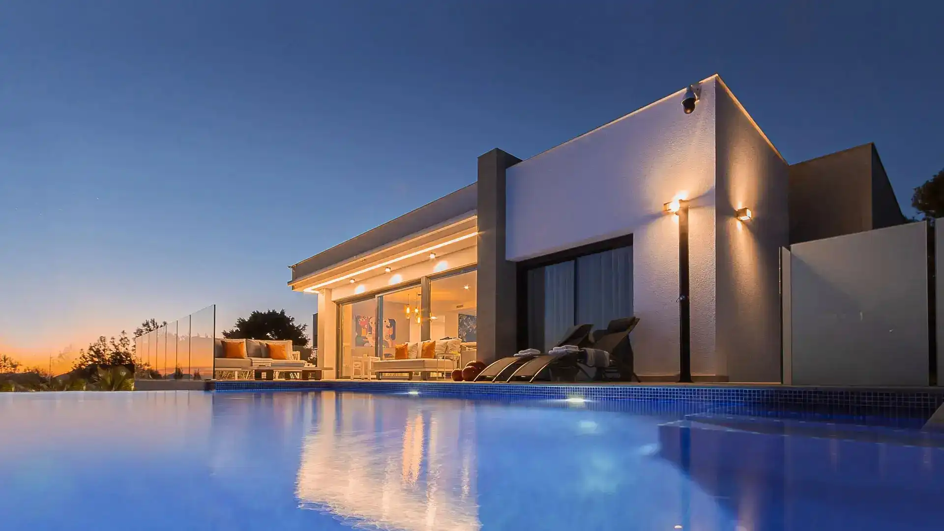 Chalet con piscina en venta en Cumbre del Sol, imagen 2