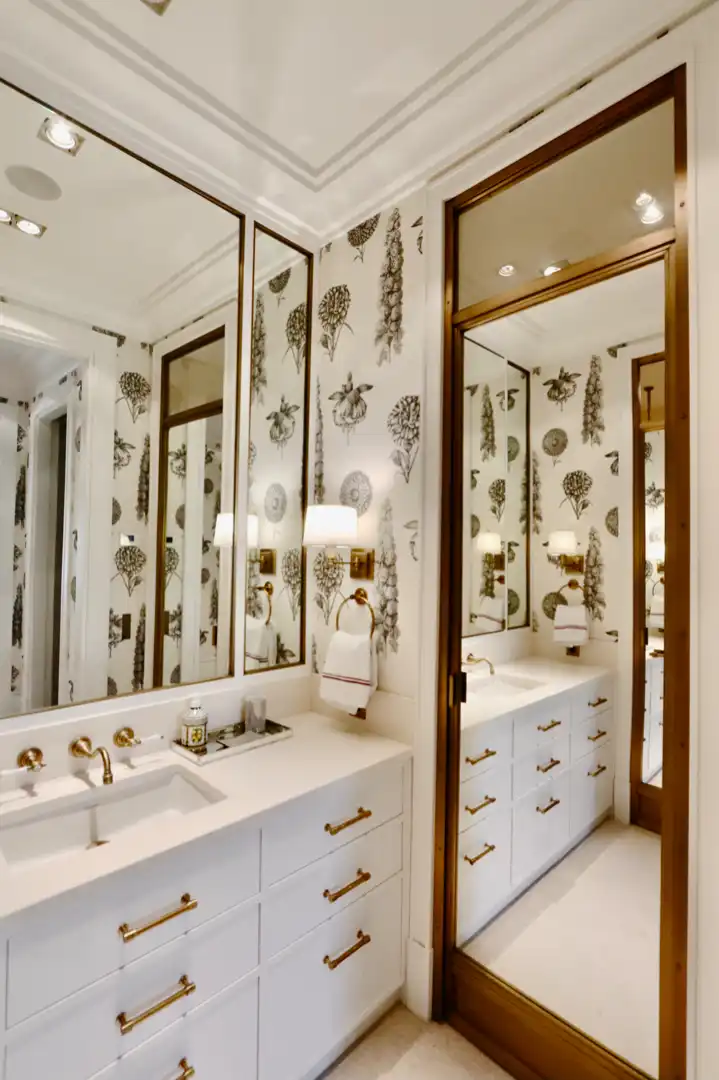Bathroom of Flat for sale in Madrid  with Air Conditioner, Heating and Storage room