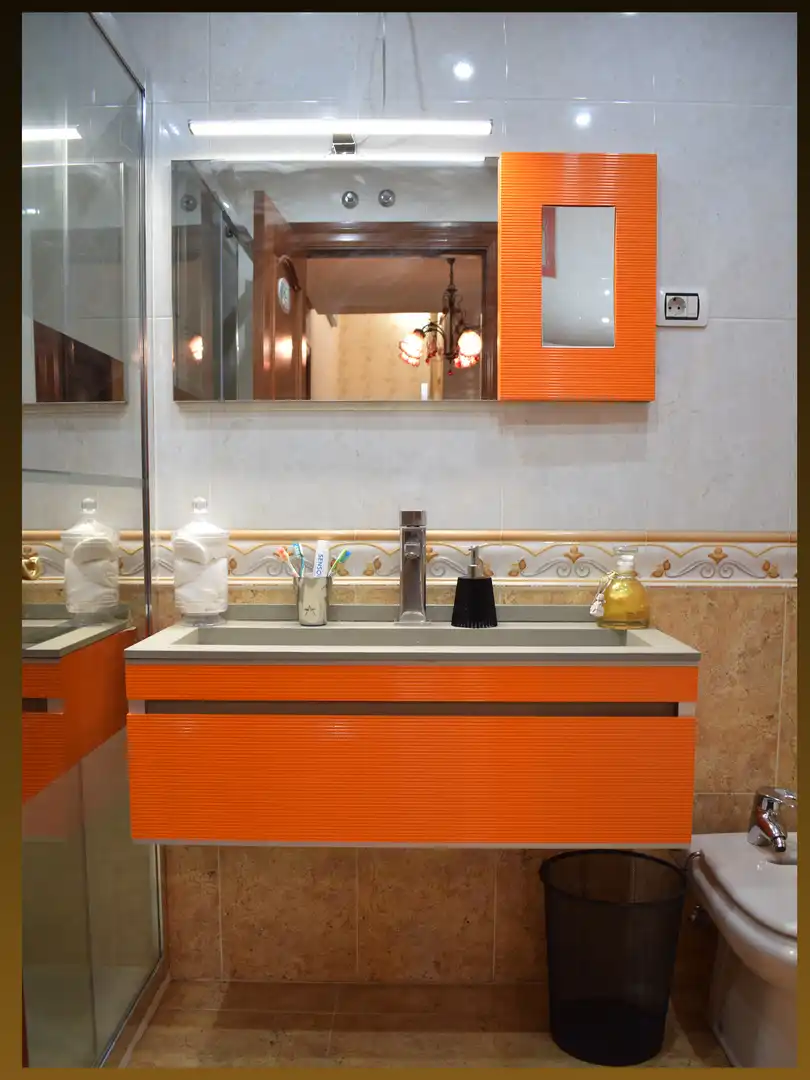 Baño de Casa adosada en venta en Lardero con Aire acondicionado, Calefacción y Terraza