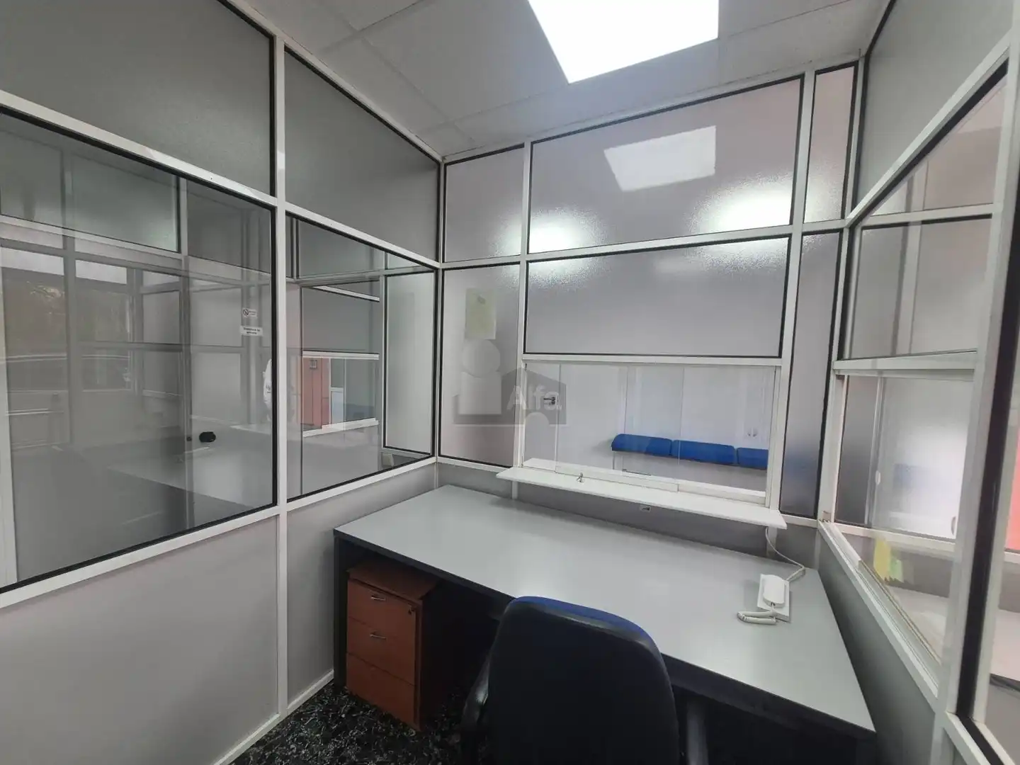 Office for rent in Patraix