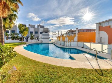 Terraced house with pool for sale in Helechos