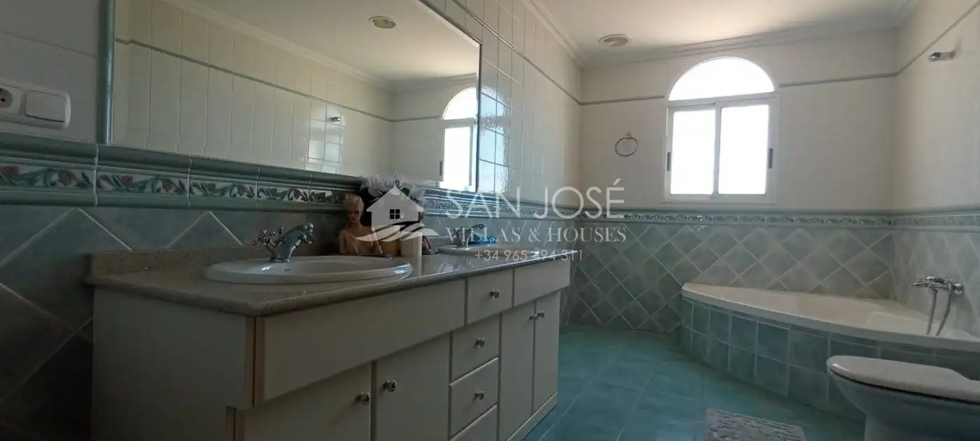 Baño de Casa o chalet en venta en Crevillent con Aire acondicionado, Calefacción y Jardín privado