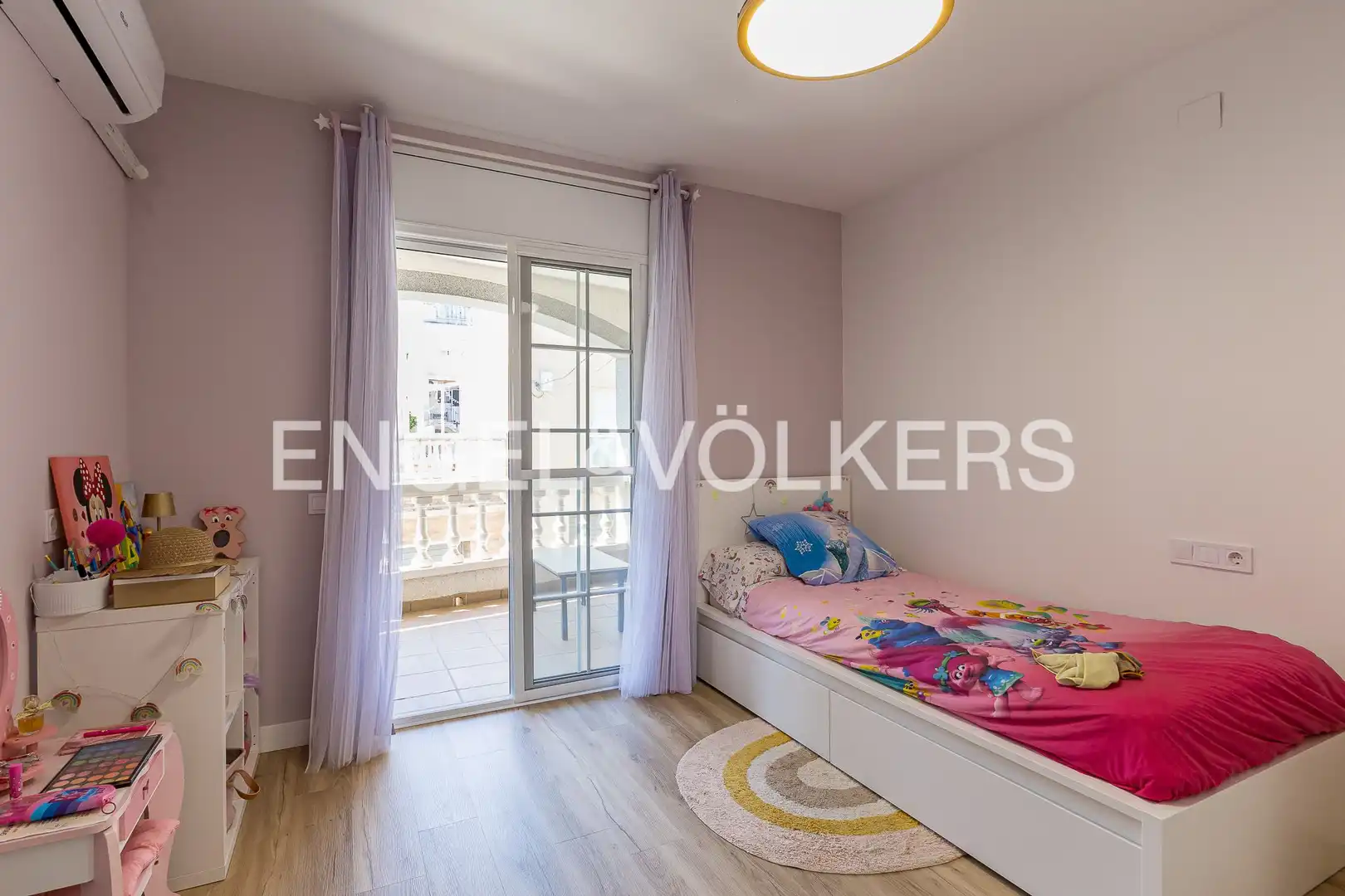 Habitación de Casa o chalet en venta en Vilanova i la Geltrú con Aire acondicionado, Calefacción y Terraza