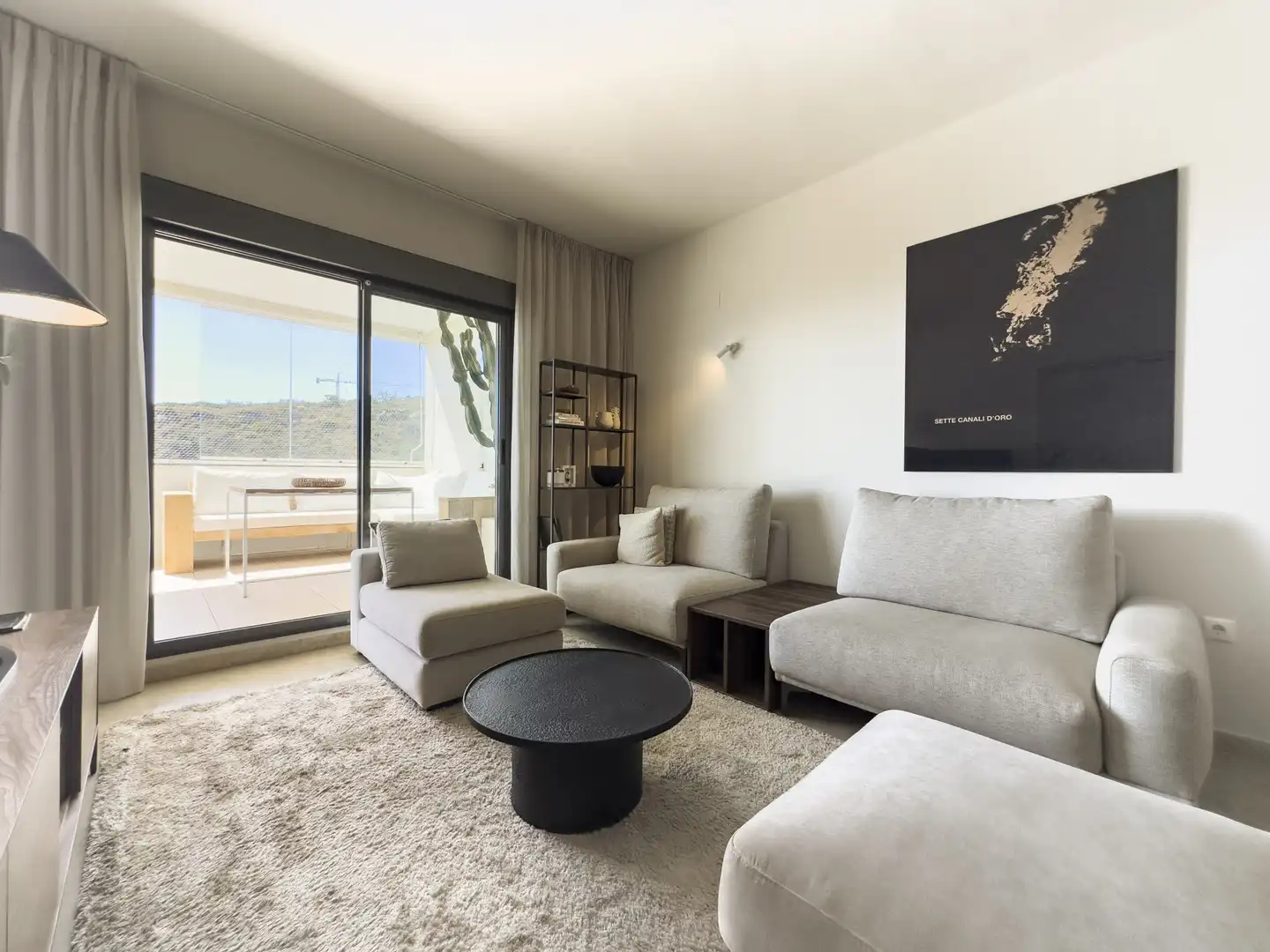 Wohnzimmer von Erdgeschoss zum Verkauf in Manilva mit Heizung, Terrasse und Abstellraum