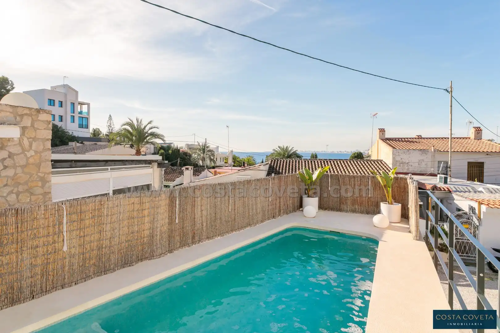 Piscina de Casa o xalet en venda en El Campello amb Aire condicionat, Jardí privat i Terrassa