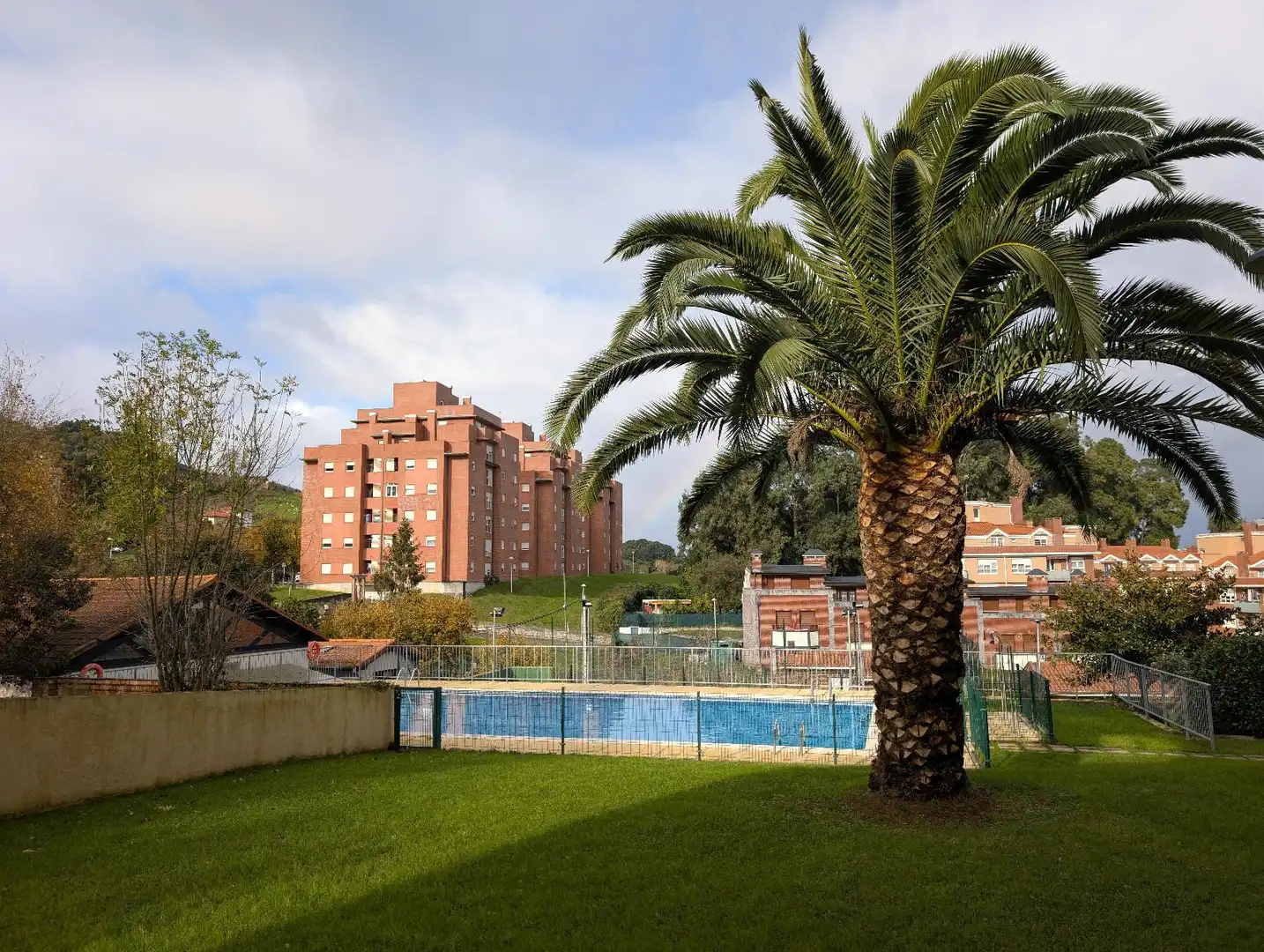 Vista exterior de Piso en venta en Castro-Urdiales con Calefacción, Parquet y Terraza