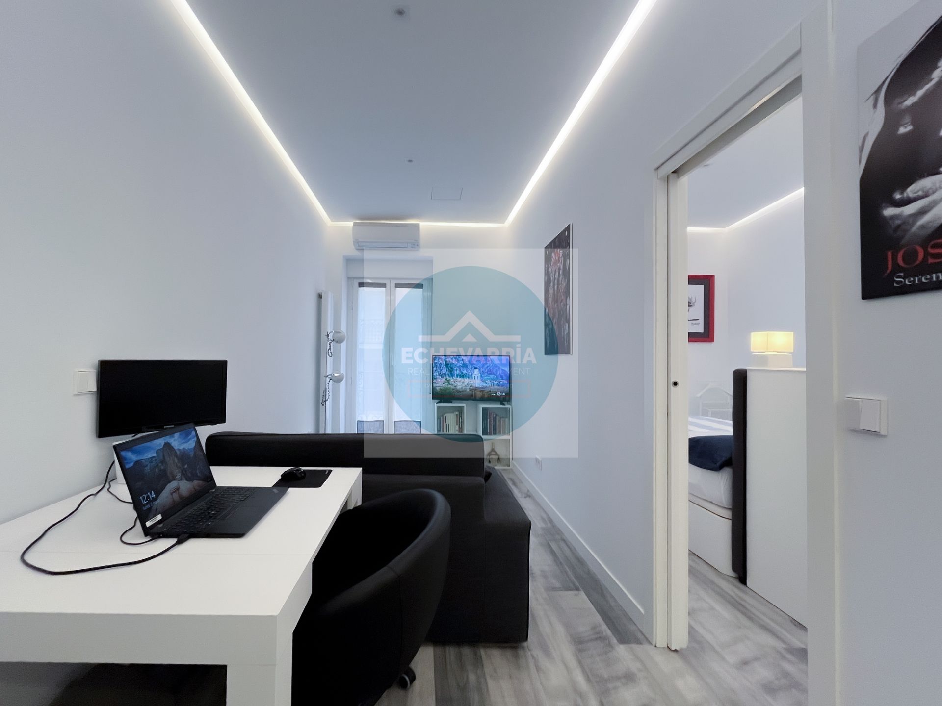 Living room of Flat to rent in  Madrid Capital  with Air Conditioner, Heating and Furnished