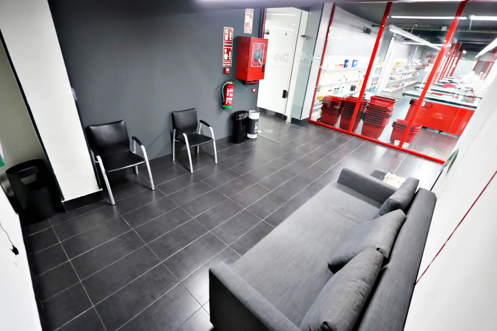 Local comercial de lloguer a Calle Ramon y Cajal, imagen 4