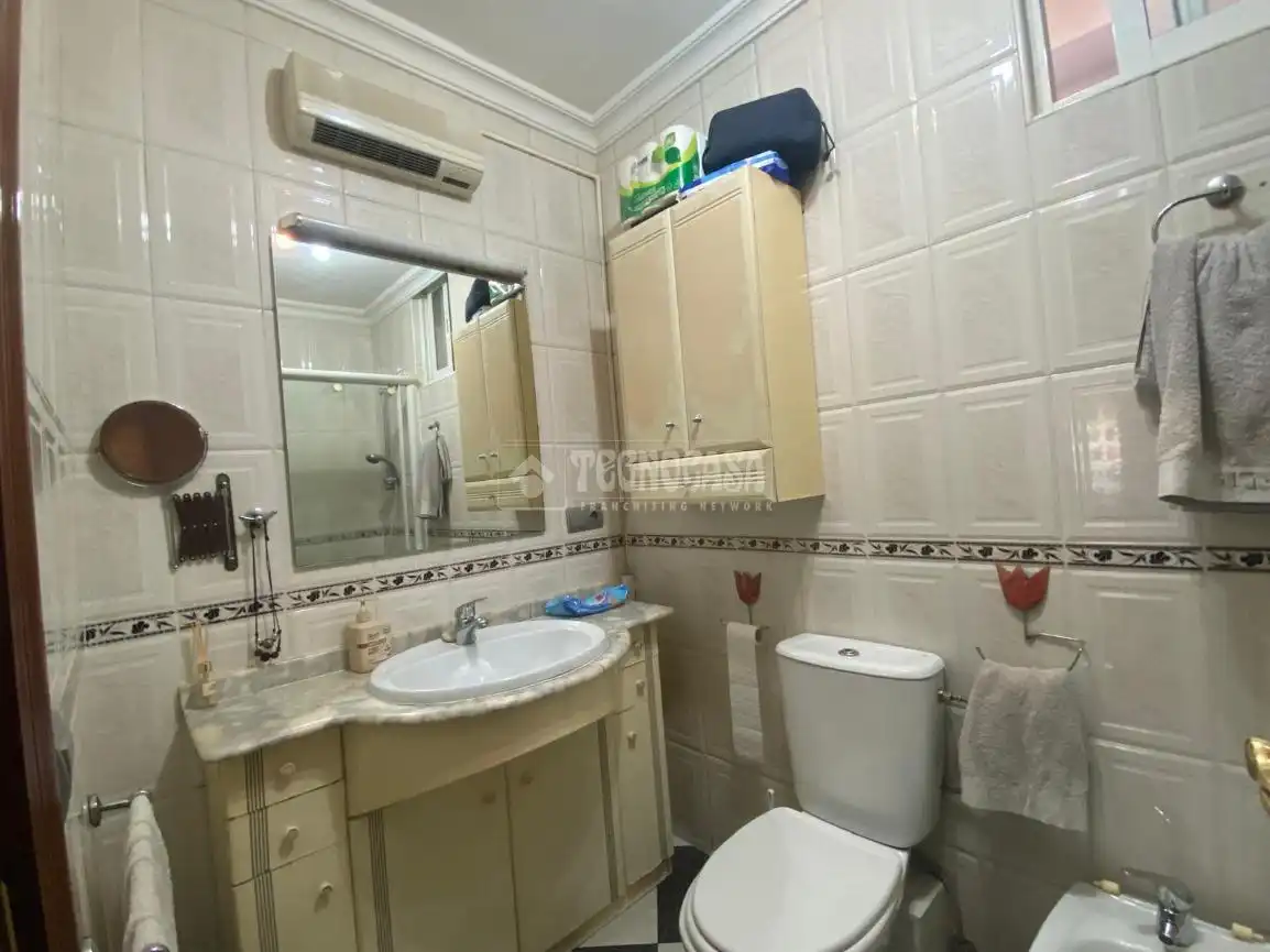 Baño de Piso en venta en Huelva con Aire acondicionado y Balcón