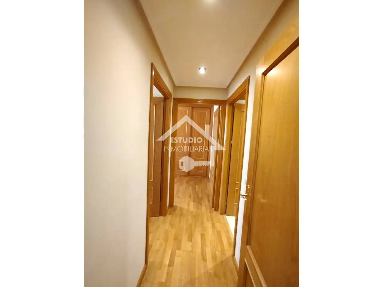 Wohnung zum Verkauf in Oyón-Oion mit Heizung, Abstellraum und Balkon
