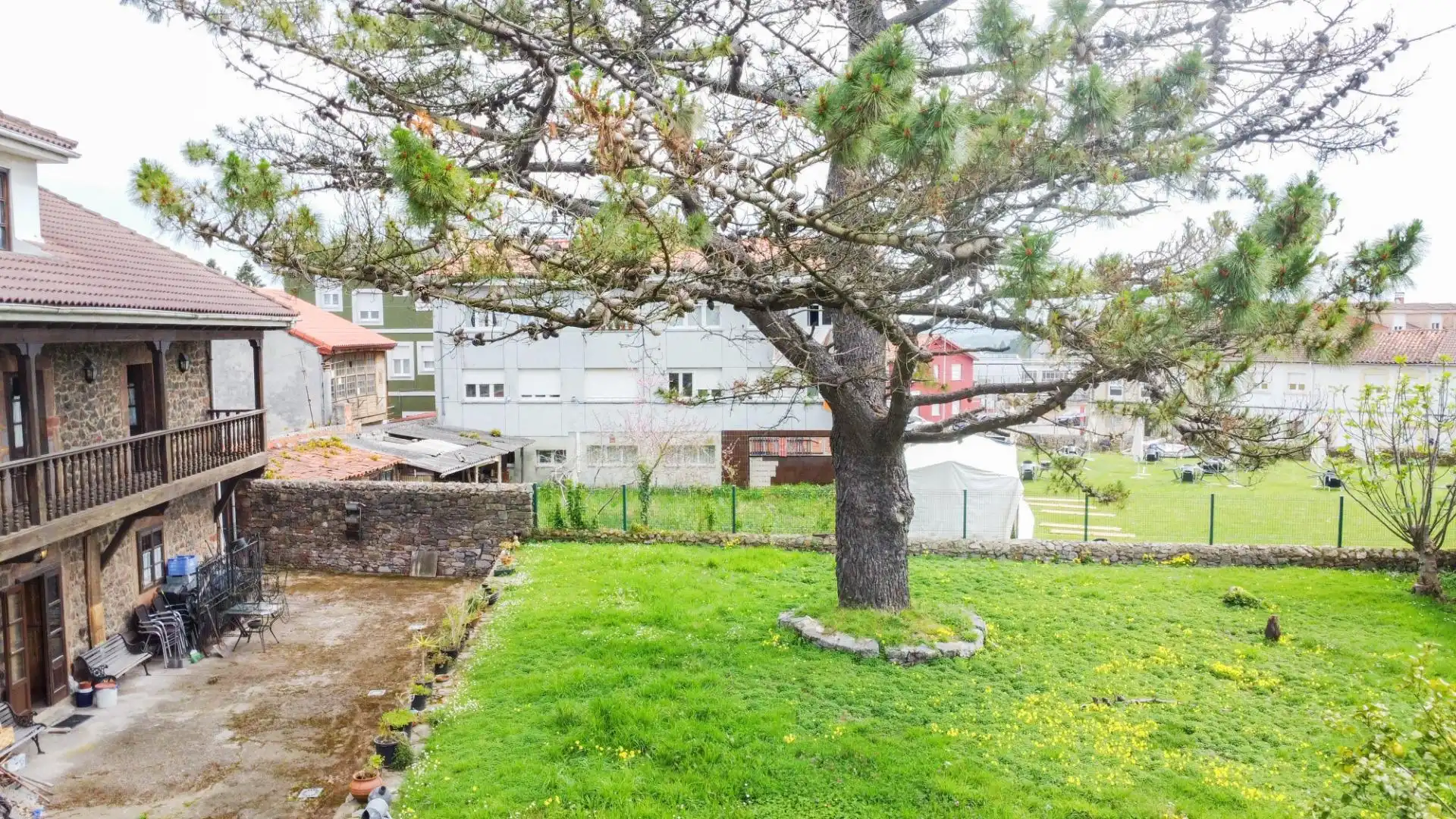 Vista exterior de Casa o chalet en venta en Avilés con Calefacción, Jardín privado y Terraza
