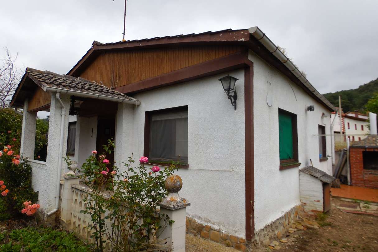 Vista exterior de Casa o xalet en venda en Medina de Pomar amb Calefacció i Jardí privat