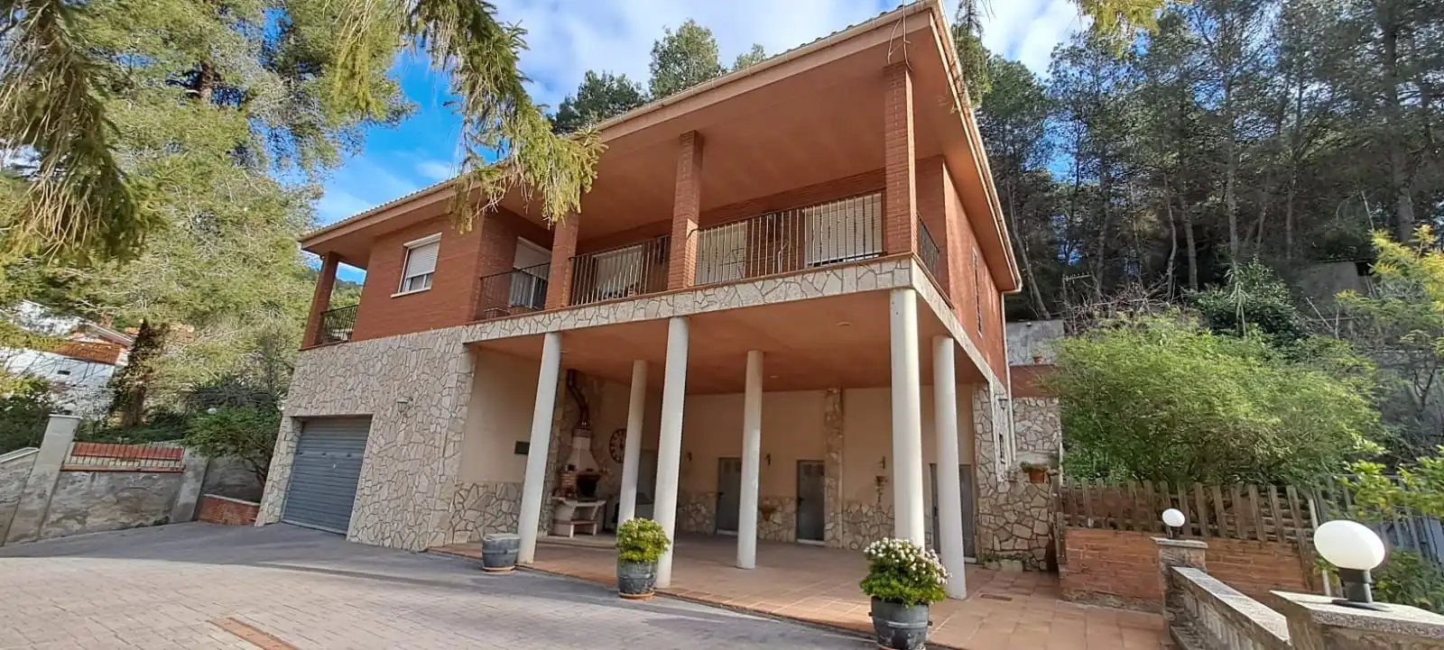 Vista exterior de Casa o chalet en venta en Vallirana con Aire acondicionado, Calefacción y Terraza