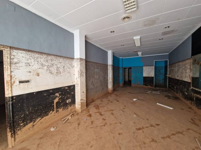 Local comercial en Venta en Carrer Doctor Ramón y Cajal en Centro - Ambulatorio