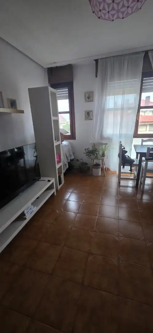 Sala d'estar de Pis en venda en Arnuero, Cantabria