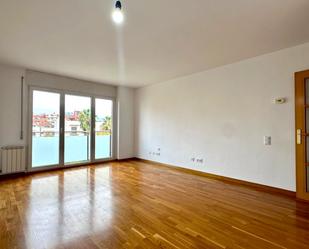 Living room of Flat to rent in Granollers  with Air Conditioner and Terrace