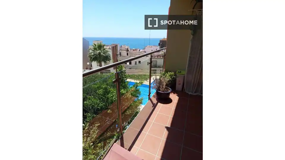 Vista exterior de Pis de lloguer en Sant Pol de Mar amb Aire condicionat, Calefacció i Moblat