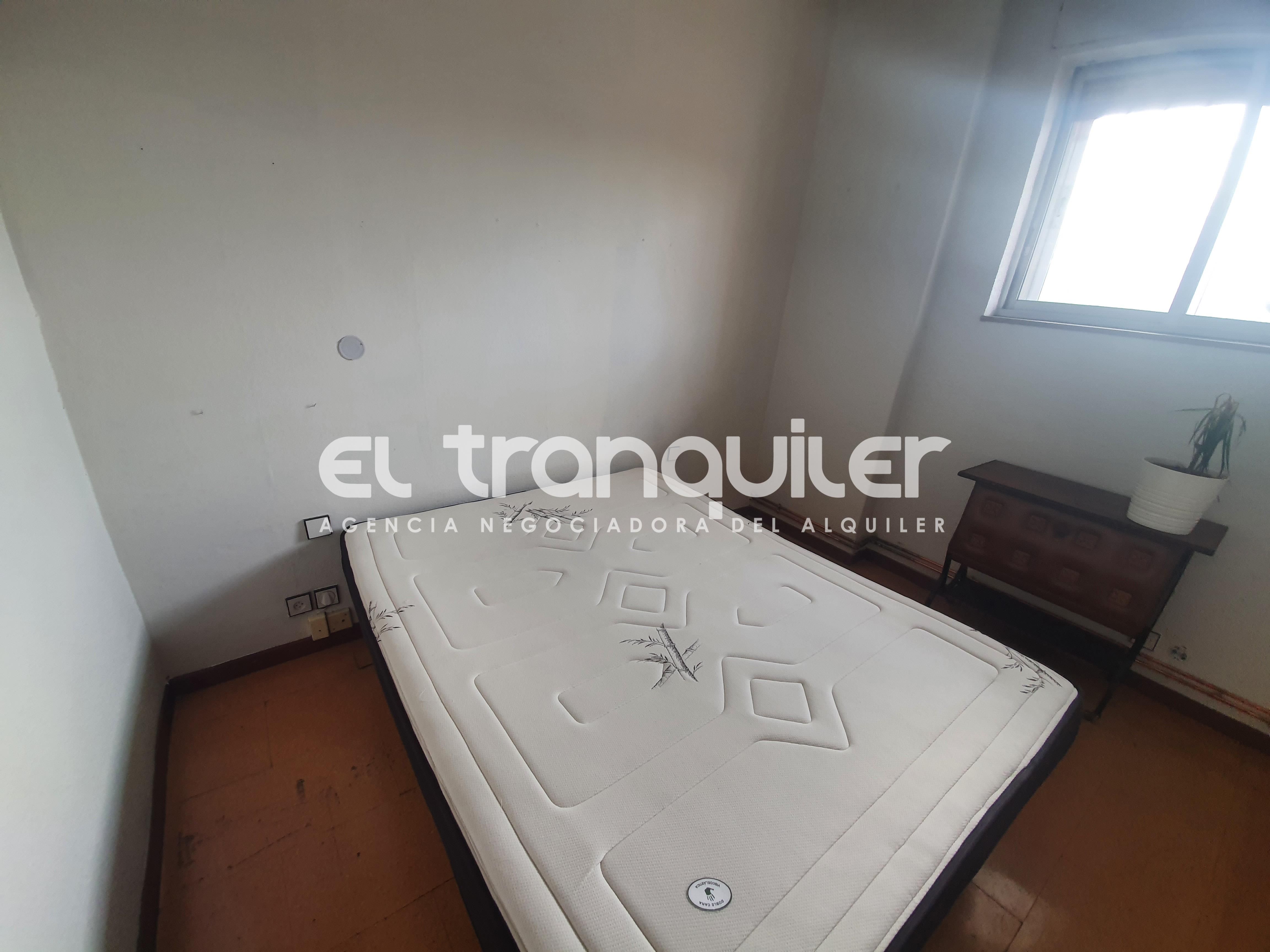 Habitación de Piso en venta en  Madrid Capital con Parquet, Terraza y Amueblado