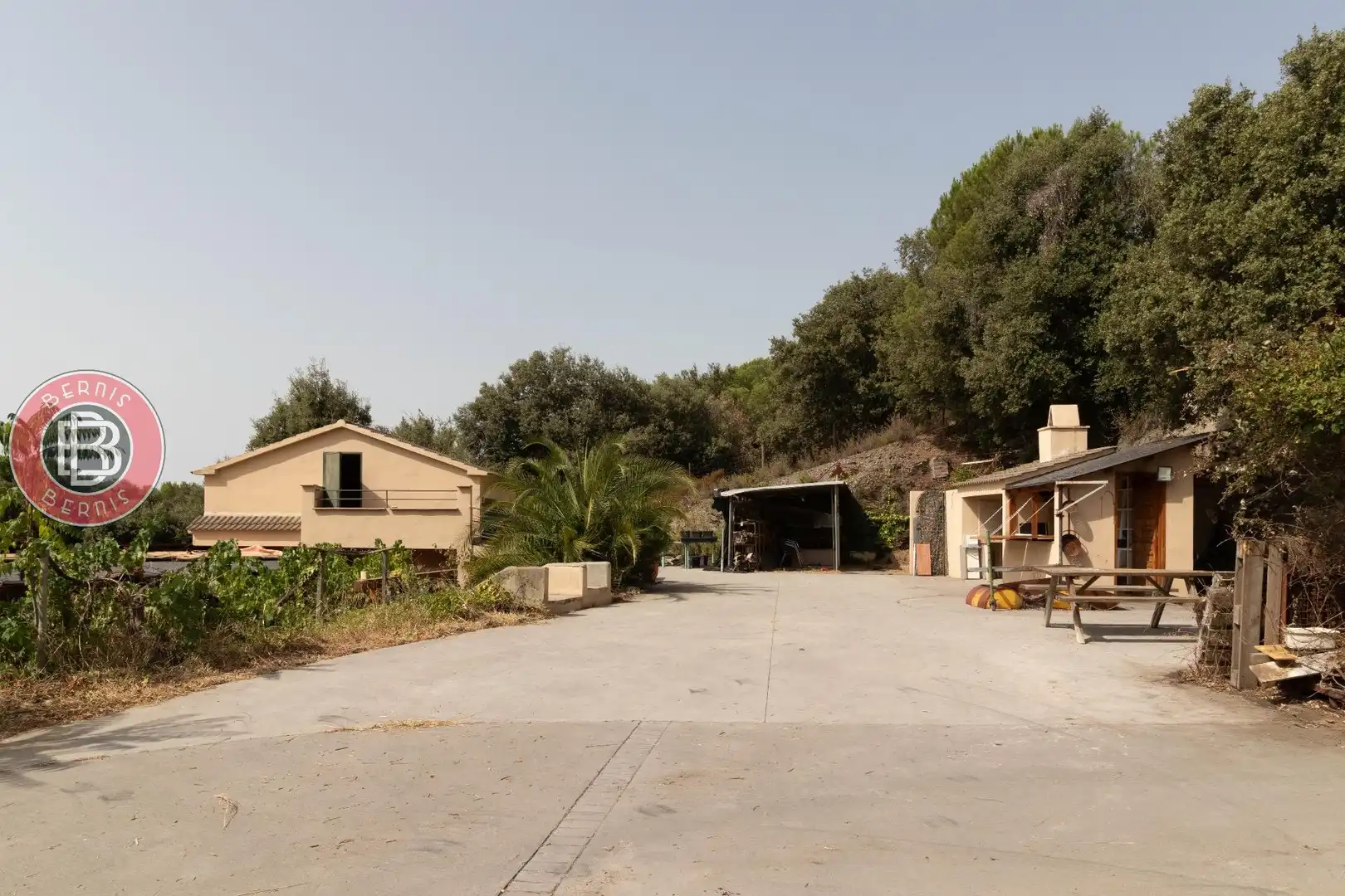 Vista exterior de Finca rústica en venda en Els Hostalets de Pierola amb Calefacció, Jardí privat i Parquet