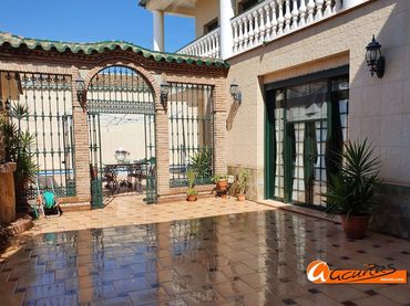 House with pool for sale in Campillos