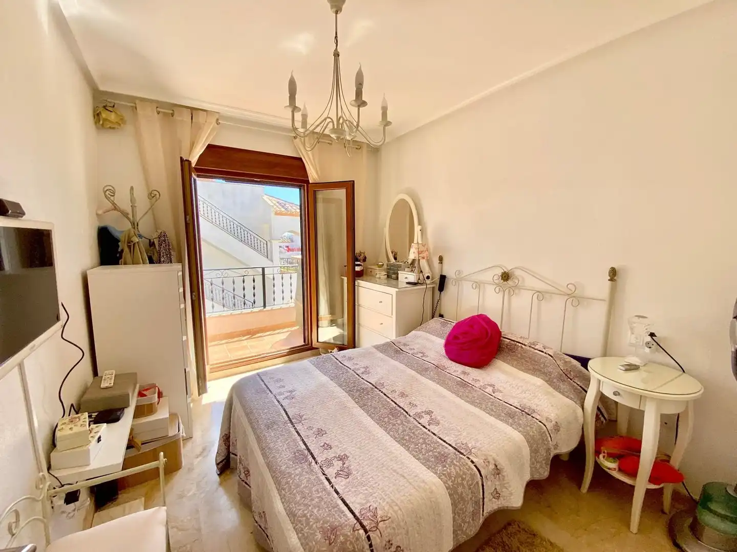 Dormitori de Casa o xalet en venda en Orihuela amb Terrassa, Piscina i Moblat
