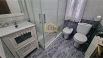 Bathroom of Flat for sale in Salamanca Capital  with Balcony