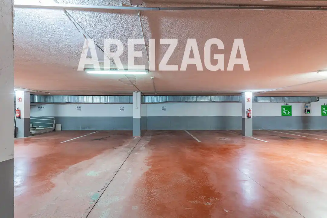Parking de Oficina en venta en Donostia - San Sebastián  con Aire acondicionado y Calefacción