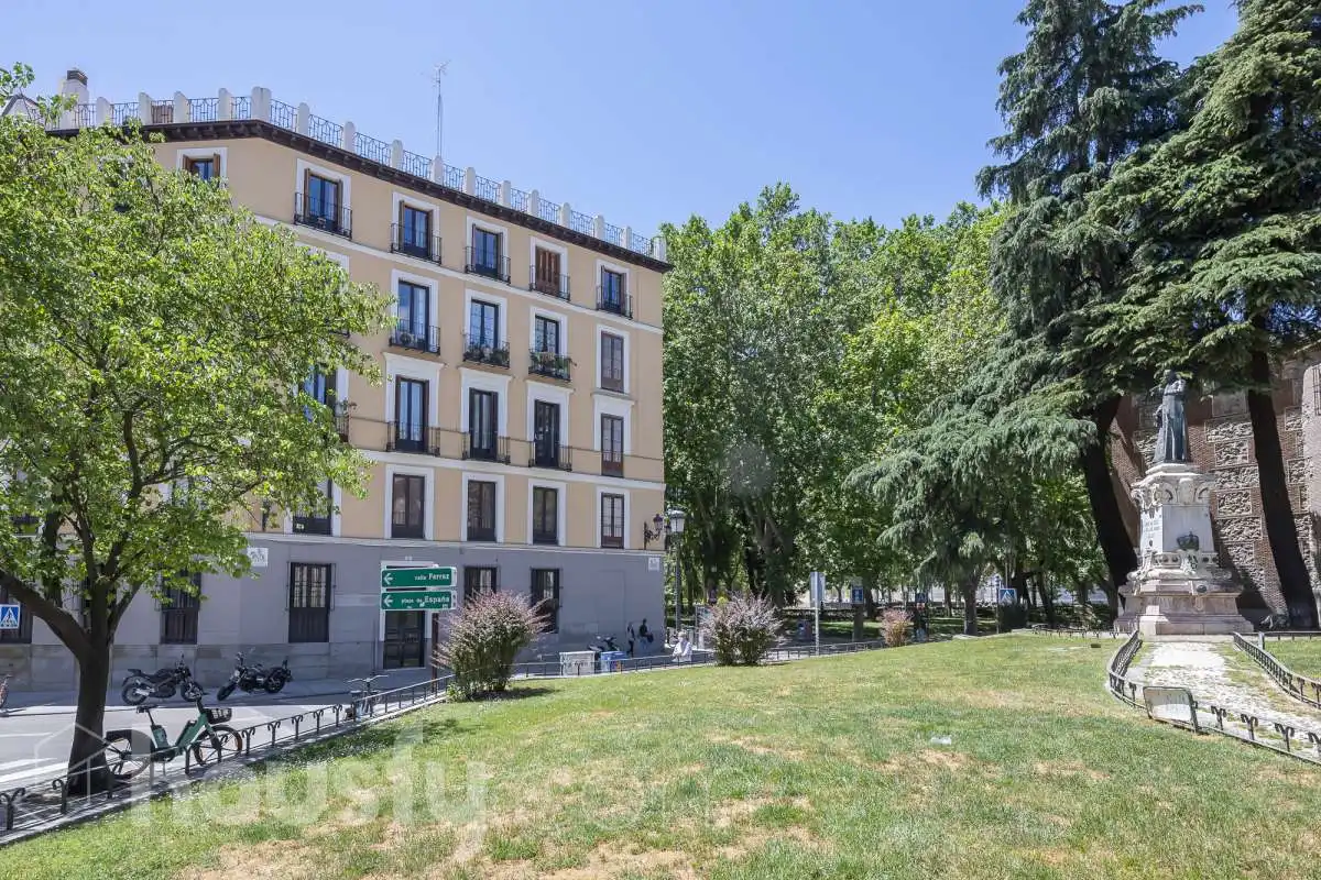 Vista exterior de Planta baixa de lloguer en Madrid amb Calefacció i Balcó