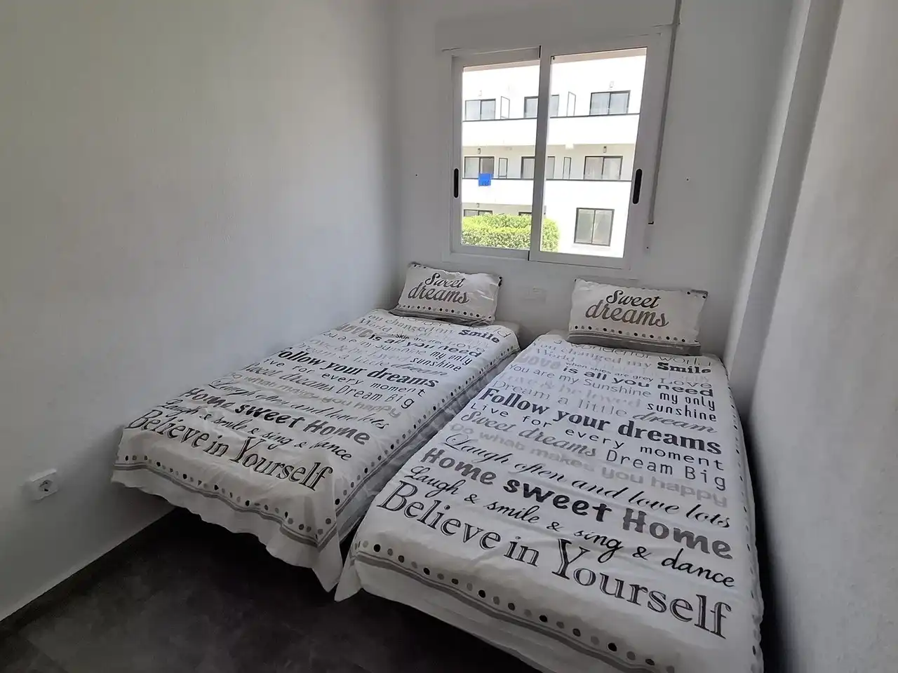 Dormitori de Apartament en venda en Mojácar amb Aire condicionat, Terrassa i Piscina
