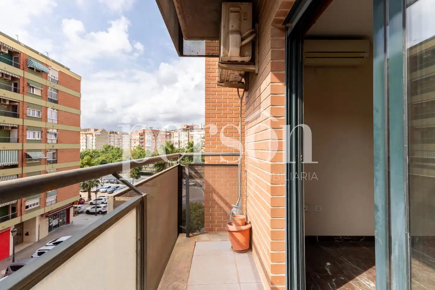 Terraza de Piso en venta en  Valencia Capital con Aire acondicionado
