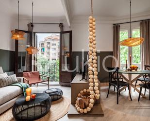 Sala d'estar de Apartament de lloguer en  Barcelona Capital amb Aire condicionat, Moblat i Forn