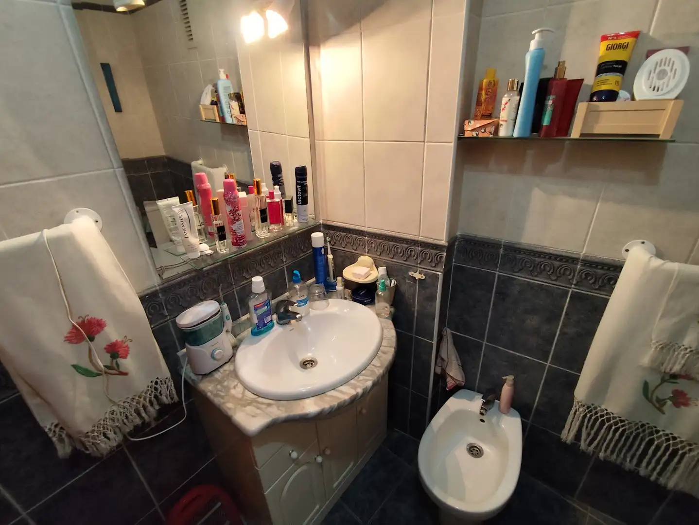 Bany de Pis en venda en Coín amb Terrassa, Moblat i Balcó