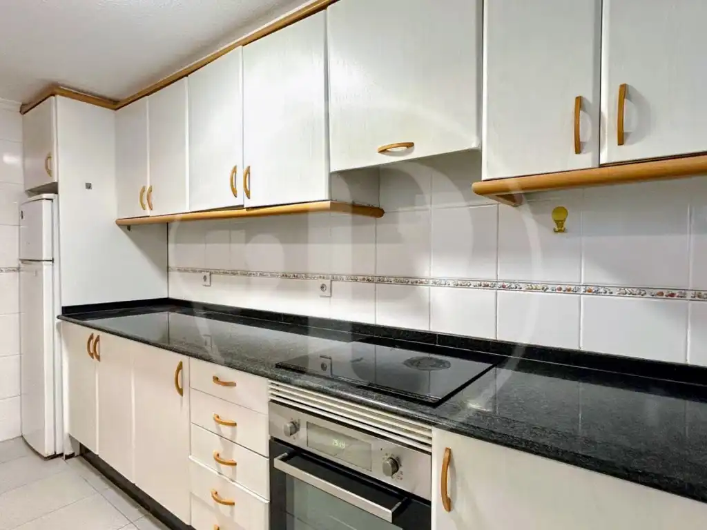 Cuina de Apartament en venda en Torrent amb Aire condicionat i Balcó