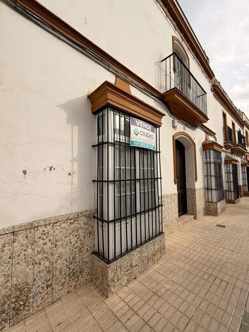 Vista exterior de Casa o xalet en venda en Paradas