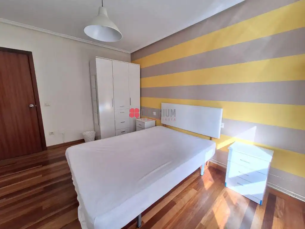 Bedroom of Flat for rent in Santiago de Compostela   with Furnished