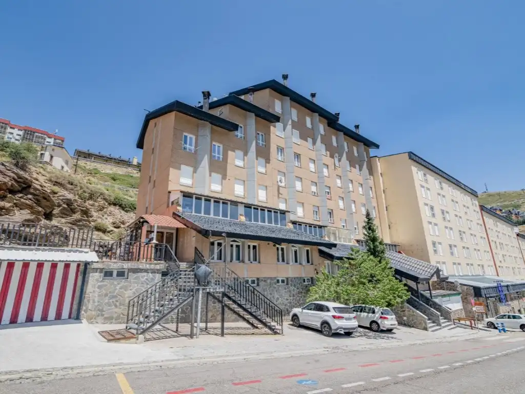 Vista exterior de Apartament en venda en Sierra Nevada amb Terrassa i Moblat