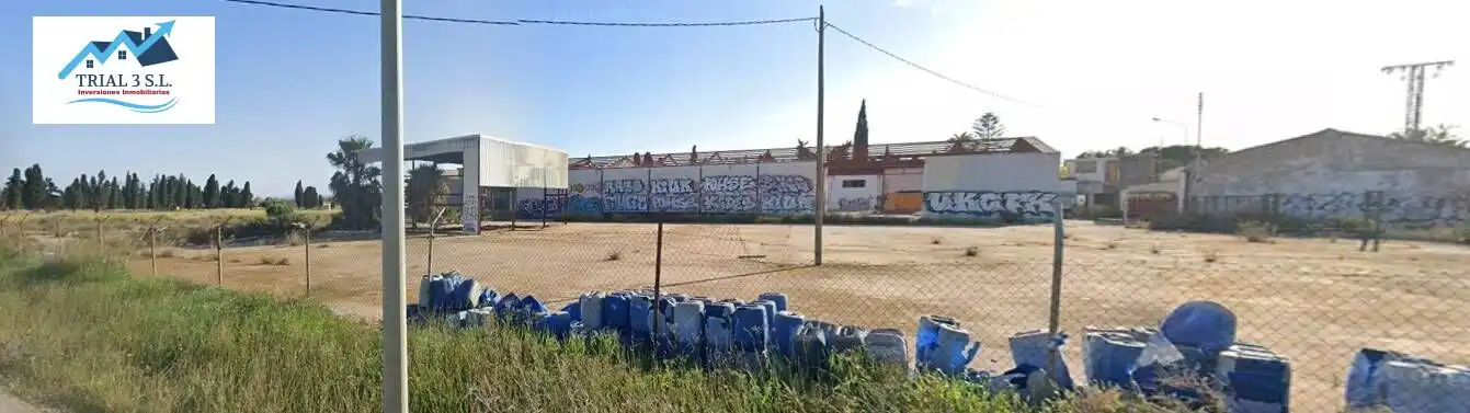 Außenansicht von Fabrikhallen zum Verkauf in San Javier