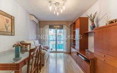 Living room of Apartment for sale in L'Hospitalet de Llobregat  with Air Conditioner, Heating and Furnished