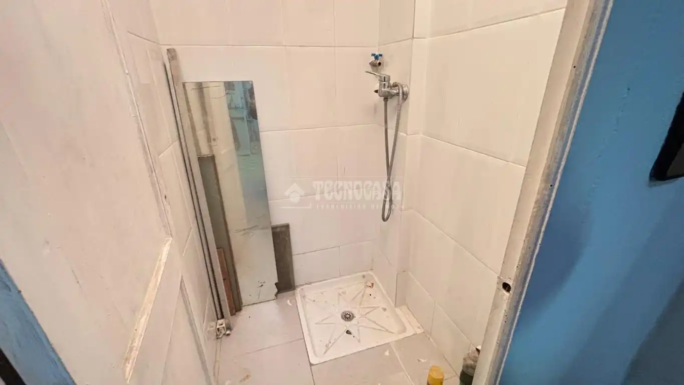 Baño de Local en venta en Zaragoza