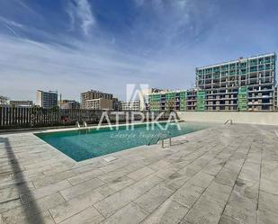 Swimming pool of Flat to rent in  Barcelona Capital  with Air Conditioner, Parquet flooring and Terrace