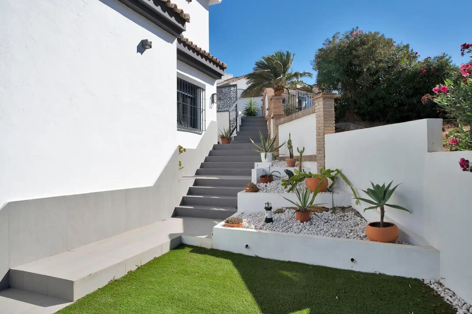 Casa o chalet en venta en La Alcaidesa con Terraza, Trastero y Piscina