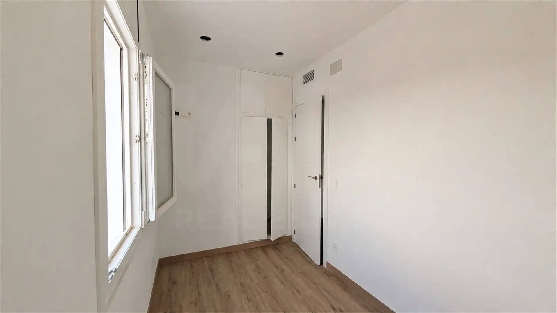 Habitación de Ático en venta en Olesa de Montserrat con Aire acondicionado, Calefacción y Terraza