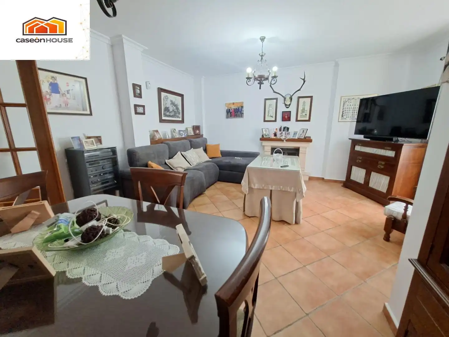 Sala d'estar de Casa o xalet en venda en Chiclana de la Frontera amb Jardí privat