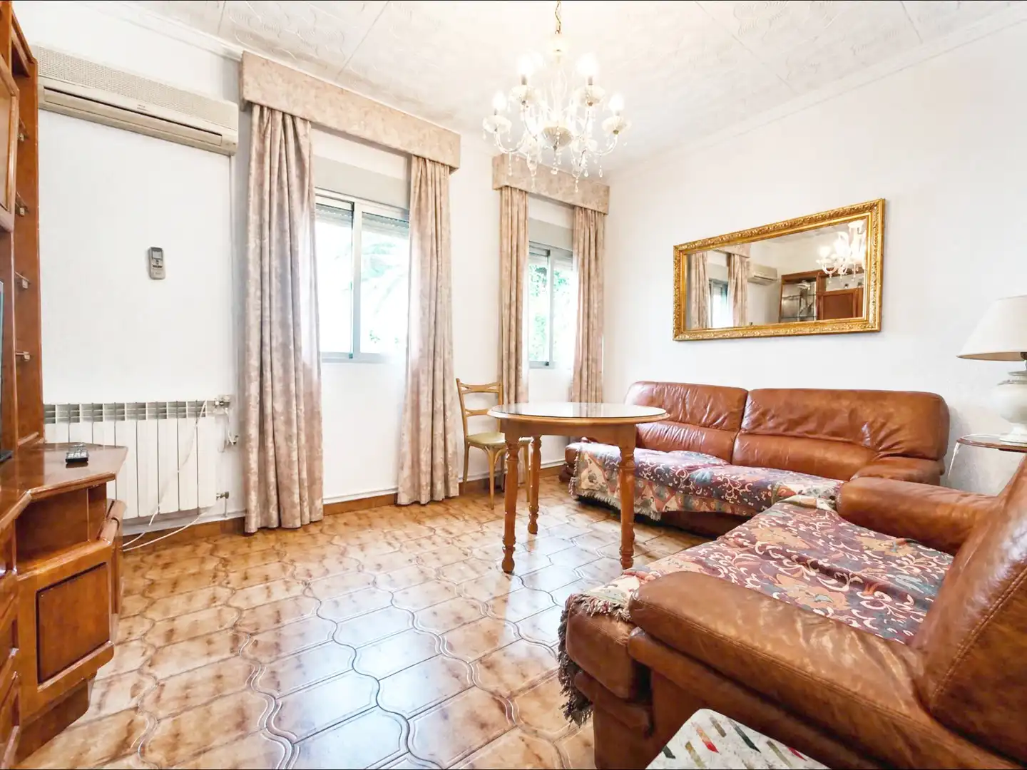 Flat with terrace to rent in Genil