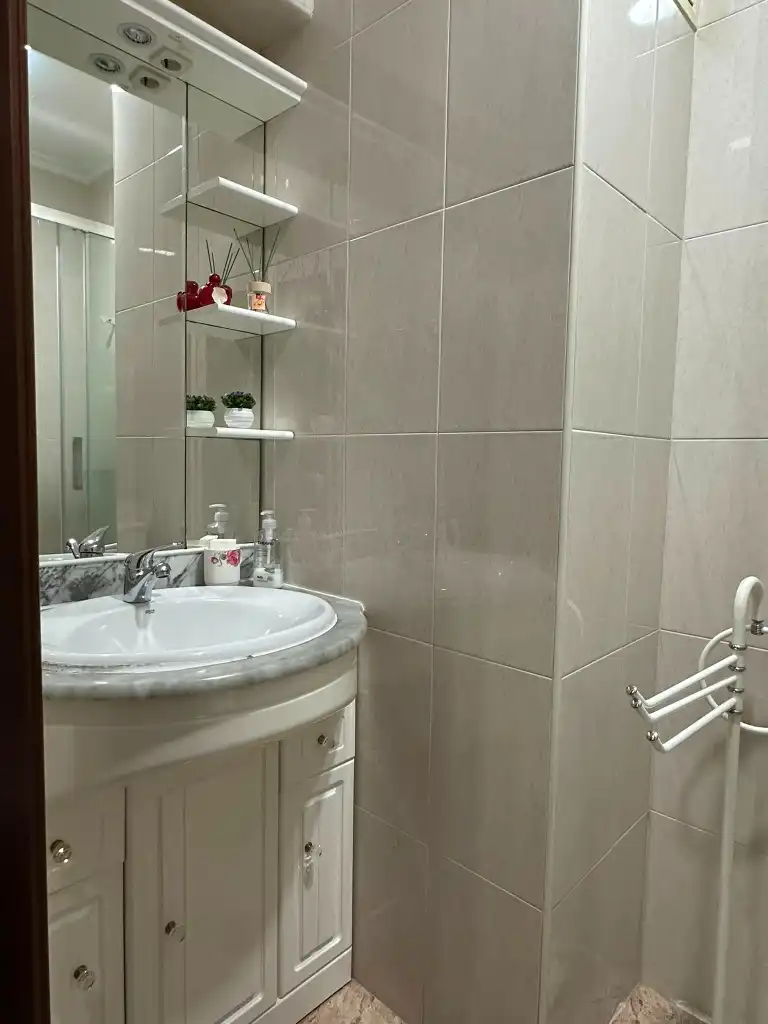 Baño de Piso en venta en Gijón  con Calefacción y Horno