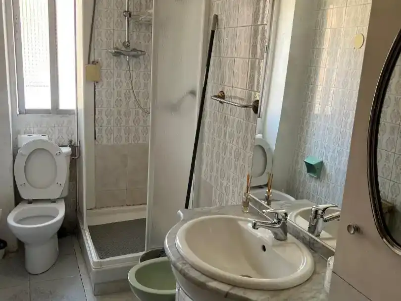 Badezimmer von Wohnung zur Miete in  Madrid Capital mit Klimaanlage und Balkon