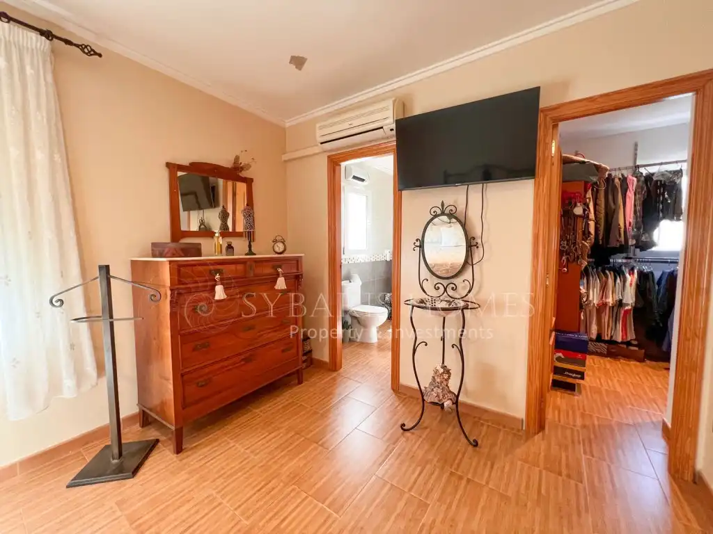 Chalet con piscina en venta en Carrer Metge Manuel Vallalta, imagen 10