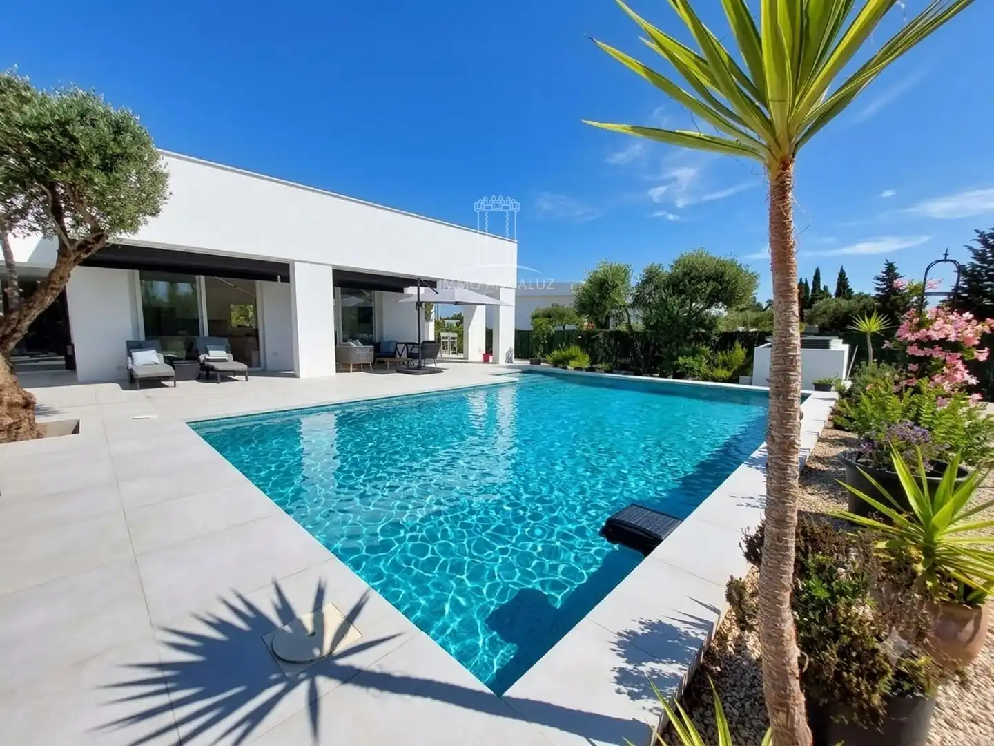 Schwimmbecken von Haus zum Verkauf in Chiclana de la Frontera mit Klimaanlage, Heizung und Schwimmbad